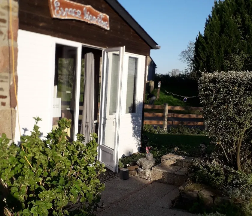 L'espace bien-être /praticienne en massages bien être ET ventouses/diplomée · Photos 8
